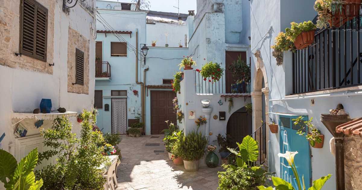I Chiassi di Casamassima: quelle pittoresche corti racchiuse tra i vicoli del "paese azzurro"